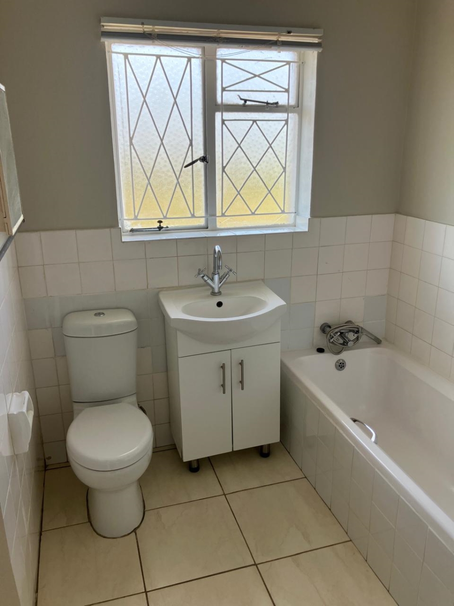 To Let 4 Bedroom Property for Rent in Vanes Estate Eastern Cape